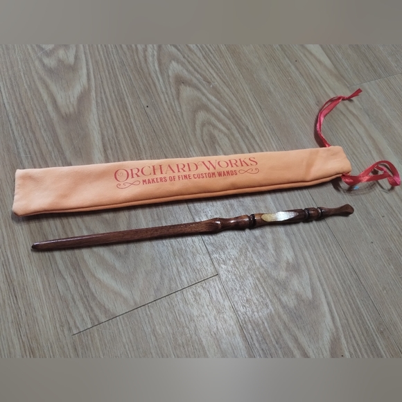 Personal Wand - Picture 1 of 2